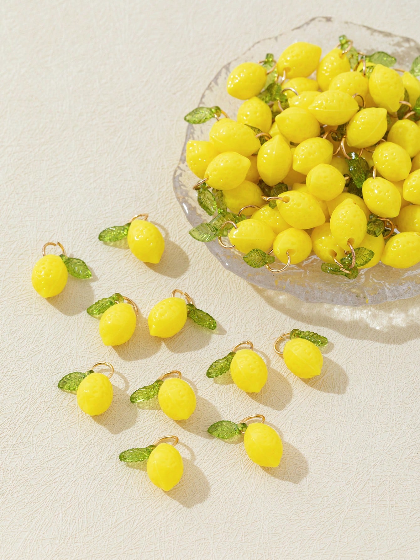 Resin Crafts Diy - 10 個 3D レモン樹脂チャームペンダントかわいいフルーツ DIY ジュエリーイヤリングネックレスブレスレットバッグ装飾手作りクラフト